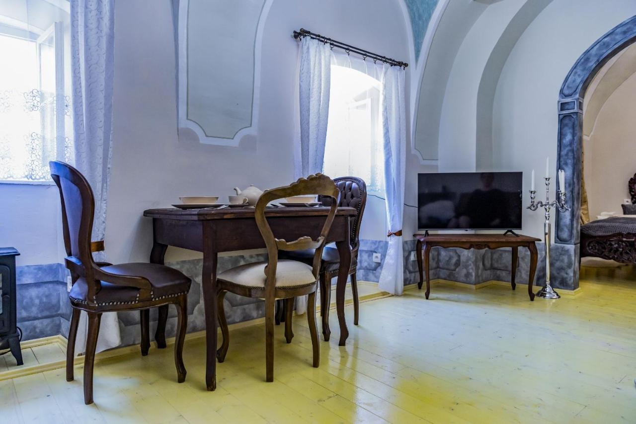 Apartman Charlotte V Dome So Studnou Na Streche Banská Štiavnica 外观 照片