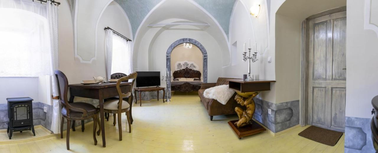 Apartman Charlotte V Dome So Studnou Na Streche Banská Štiavnica 外观 照片