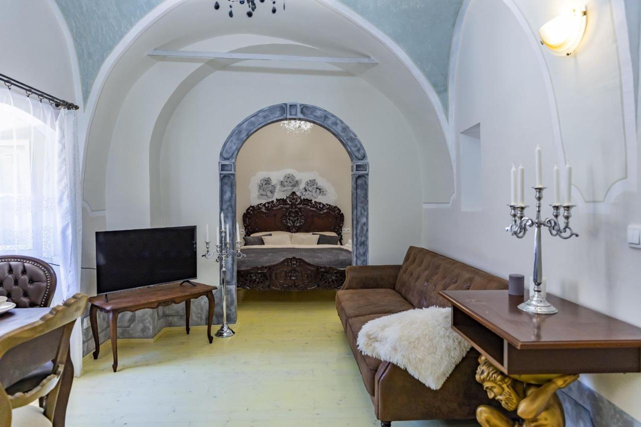 Apartman Charlotte V Dome So Studnou Na Streche Banská Štiavnica 外观 照片